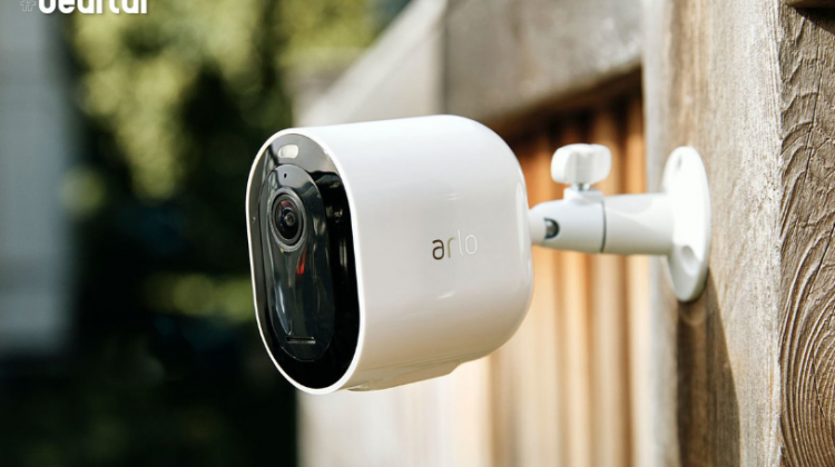 Arlo Pro 3 กล้องรักษาความปลอดภัยภายในบ้านความละเอียด 2K HDR มองเห็นสีในเวลากลางคืน